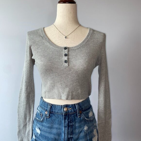 American Eagle Round Neck Crop Top Ribbed Grey Long Sleeve Sweater Size Medium - Picture 1 of 7